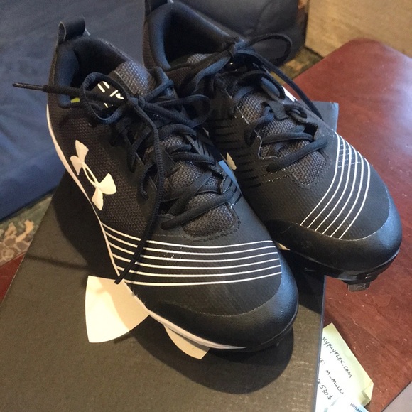 NEW Under Armour Metal softball/baseball cleats - Picture 3 of 5